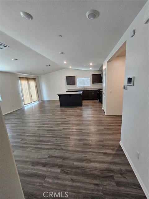 Detail Gallery Image 5 of 20 For 638 Moondance Ln, San Jacinto,  CA 92583 - 3 Beds | 2 Baths
