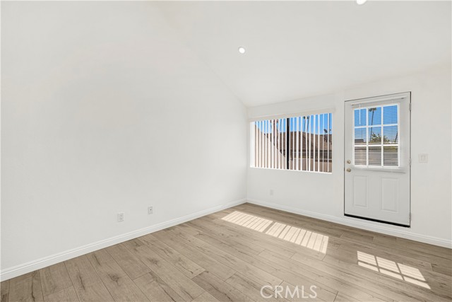 Detail Gallery Image 17 of 24 For 1132 Elm Ave #215,  Glendale,  CA 91201 - 2 Beds | 2/1 Baths