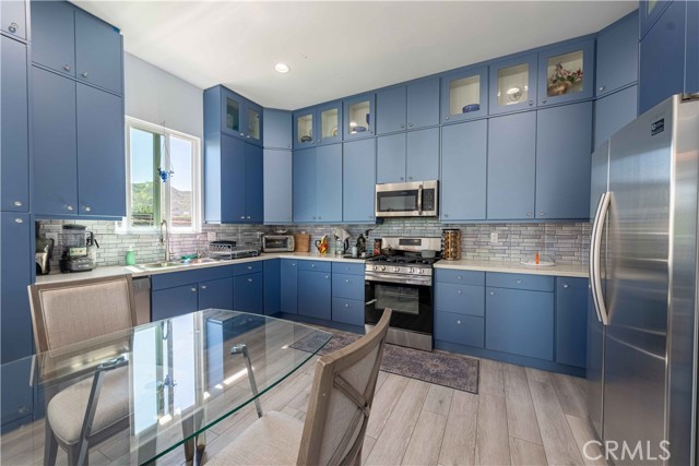 Detail Gallery Image 6 of 27 For 5414 Lake Crest Dr #B,  Agoura Hills,  CA 91301 - 2 Beds | 2 Baths