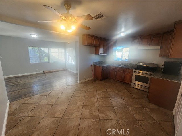 Detail Gallery Image 5 of 38 For 7910 Nagle, North Hollywood,  CA 91605 - 3 Beds | 1 Baths