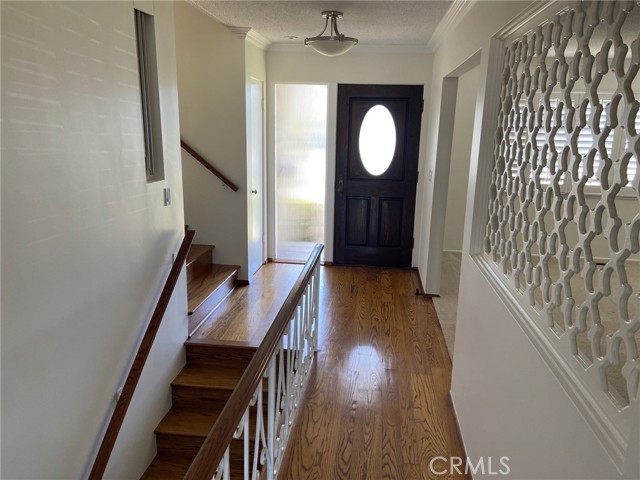 Detail Gallery Image 10 of 26 For 421 Avenue F, Redondo Beach,  CA 90277 - 3 Beds | 2 Baths