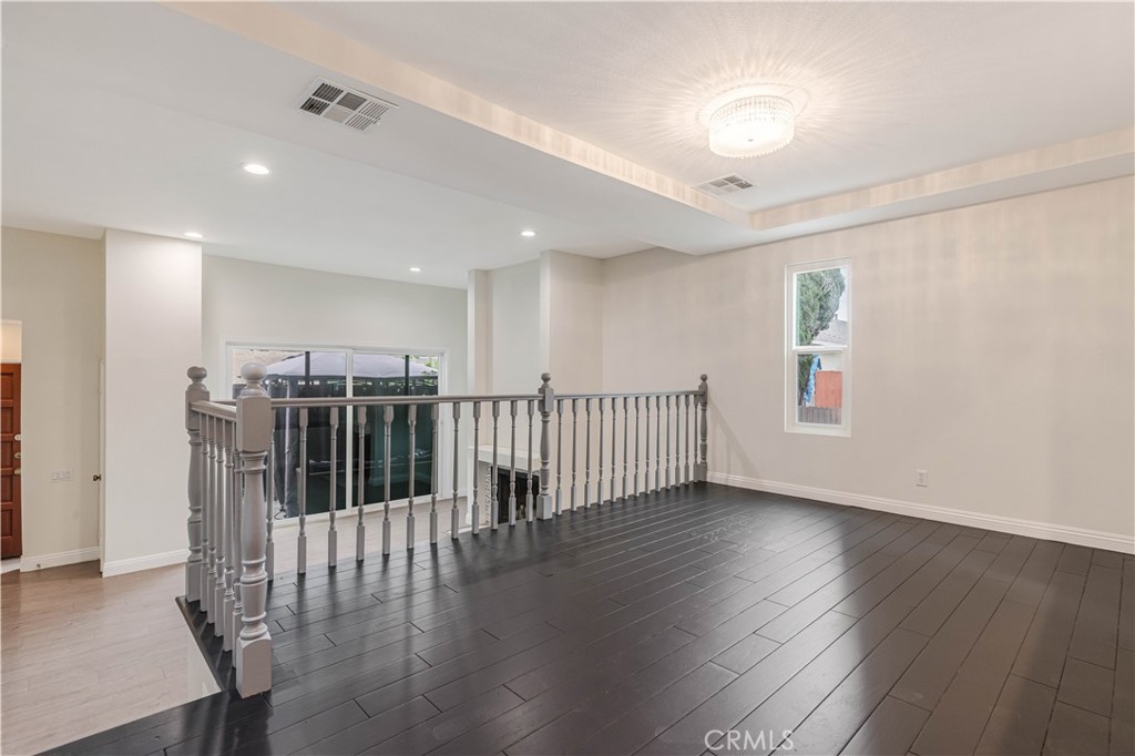 https://media.crmls.org/medias/cccd53dd-7cd5-48ed-a280-3862e1e8e586.jpg?preset=X-Large