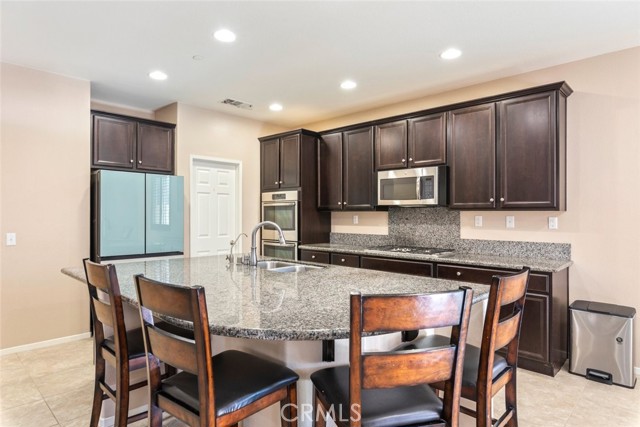 Detail Gallery Image 10 of 56 For 34267 Chaparossa Dr, Lake Elsinore,  CA 92532 - 4 Beds | 2/1 Baths