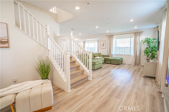 Detail Gallery Image 3 of 64 For 27715 Sequel Ct, Valencia,  CA 91381 - 3 Beds | 2/1 Baths