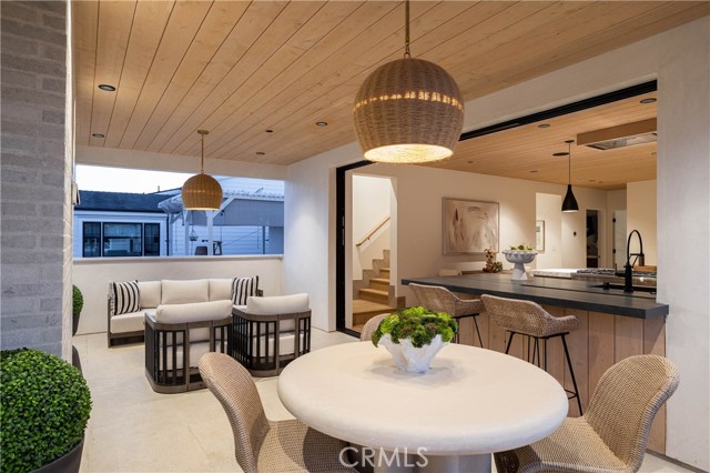 Detail Gallery Image 8 of 22 For 519 1/2 Narcissus Ave #B,  Corona Del Mar,  CA 92625 - 2 Beds | 2/1 Baths