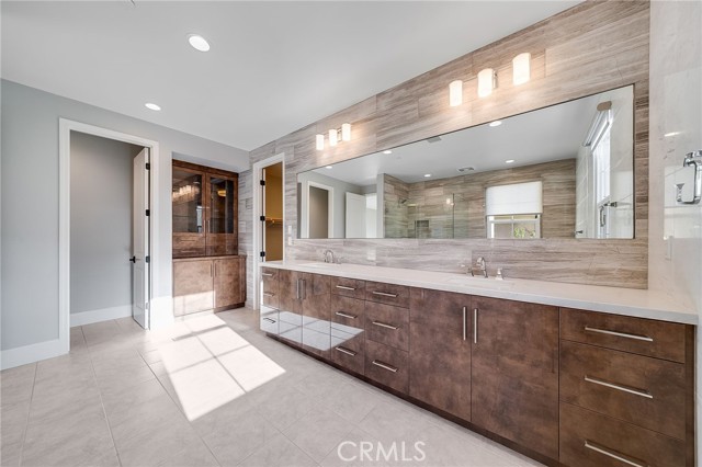 Detail Gallery Image 41 of 45 For 212 Parkwood, Irvine,  CA 92620 - 4 Beds | 4/1 Baths