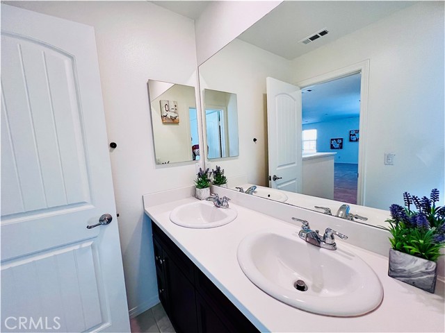 Detail Gallery Image 17 of 49 For 3172 E Mount Rainier Dr, Ontario,  CA 91762 - 4 Beds | 3 Baths