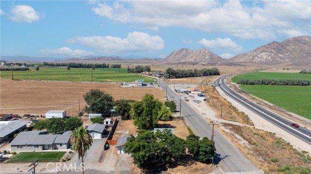 30985 Reservoir Avenue, Nuevo CA: https://media.crmls.org/medias/cccf317d-3c83-4c1e-87c6-0ae6f9881e4e.jpg