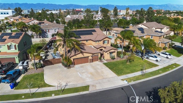 Detail Gallery Image 8 of 75 For 16636 Parsley, Fontana,  CA 92337 - 5 Beds | 3/1 Baths