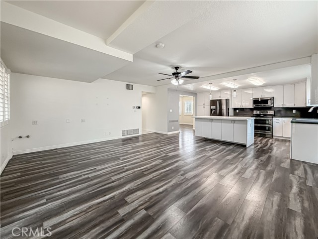 Detail Gallery Image 9 of 22 For 1814 Glenview Ave, Simi Valley,  CA 93063 - 4 Beds | 2/1 Baths