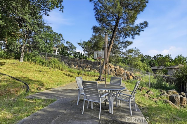 Detail Gallery Image 32 of 41 For 18669 Deer Hill, Hidden Valley Lake,  CA 95467 - 3 Beds | 2 Baths