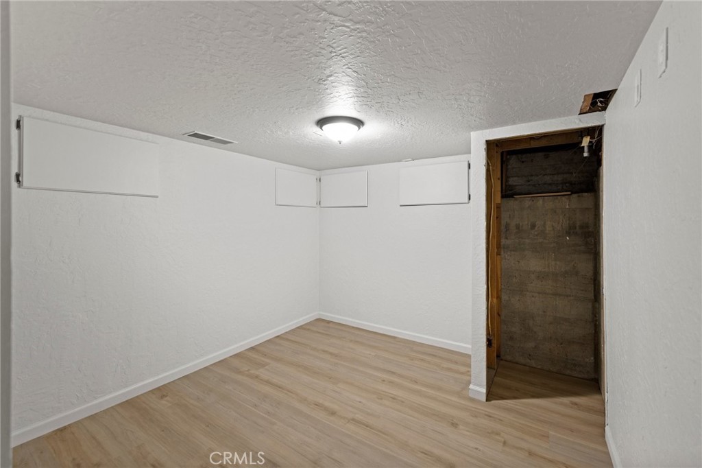 https://media.crmls.org/medias/ccd2e162-361c-4c66-a97b-df93c51d22c7.jpg?preset=X-Large