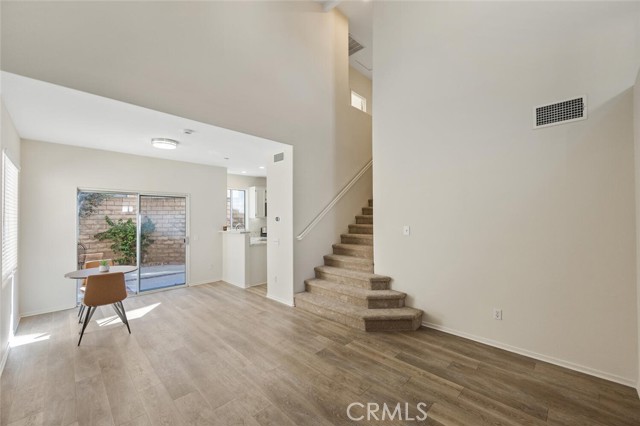 Detail Gallery Image 5 of 43 For 1868 Day Lily Ln, Simi Valley,  CA 93065 - 3 Beds | 2/1 Baths