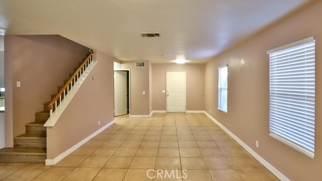 Detail Gallery Image 5 of 30 For 11355 Tondela St, Fontana,  CA 92337 - 5 Beds | 2/1 Baths