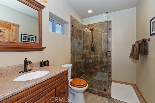 26621 Thunderbird Drive, Lake Arrowhead CA: https://media.crmls.org/medias/ccd40dc4-f00f-4afd-981b-b134218a086a.jpg