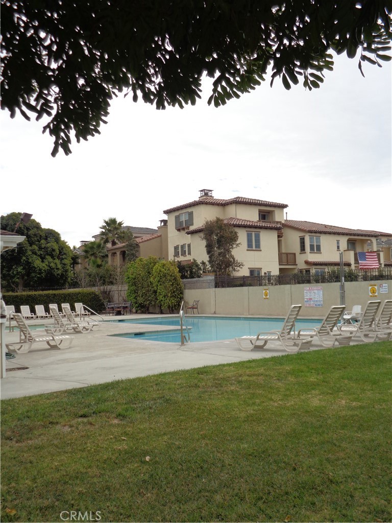 MLS #OC25107349 img 3