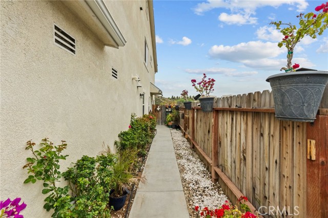 26120 Goldman Place, Saugus CA: https://media.crmls.org/medias/ccd4feda-ff02-4dd2-96aa-21d6a9e6af1f.jpg