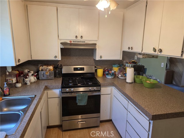 Detail Gallery Image 3 of 29 For 9906 Cypress Ave, Fontana,  CA 92335 - 3 Beds | 2 Baths