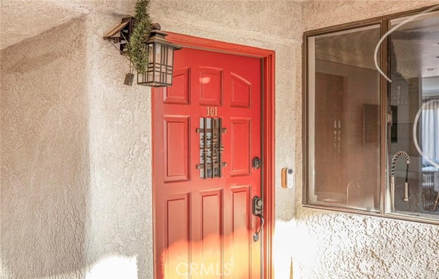 7625 Reseda Boulevard, Reseda CA: https://media.crmls.org/medias/ccd6a35b-f07f-4451-b2cc-fde29f6c32f1.jpg