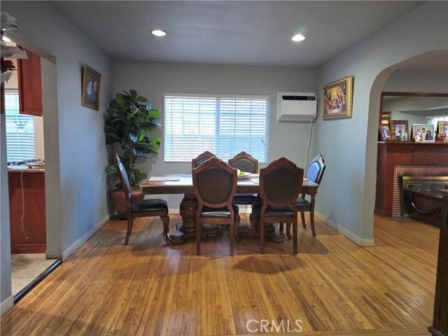 Detail Gallery Image 6 of 51 For 14023 Hubbard St, Sylmar,  CA 91342 - 7 Beds | 4 Baths