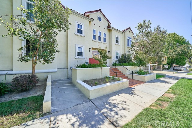 Detail Gallery Image 2 of 30 For 300 E Providencia Ave #211,  Burbank,  CA 91502 - 1 Beds | 1 Baths
