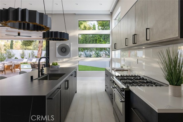 Detail Gallery Image 19 of 51 For 22020 Alizondo, Woodland Hills,  CA 91364 - 3 Beds | 3 Baths