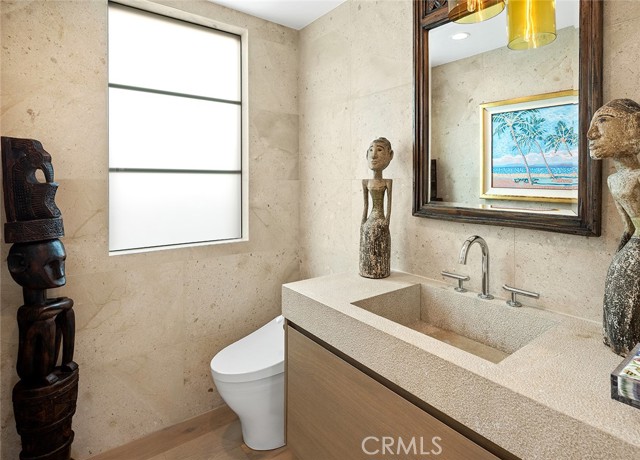 Detail Gallery Image 14 of 38 For 32 Emerald Bay, Laguna Beach,  CA 92651 - 3 Beds | 3/1 Baths