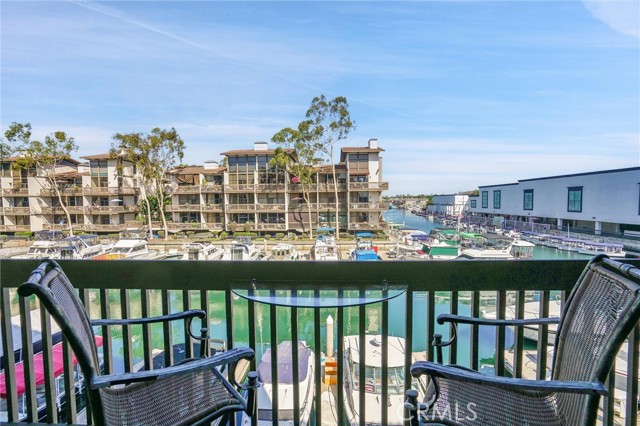 Detail Gallery Image 1 of 1 For 7235 Marina Pacifica Dr, Long Beach,  CA 90803 - 1 Beds | 1 Baths