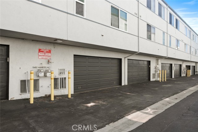 4405 W Sarah Street, Burbank CA: https://media.crmls.org/medias/ccda1496-947d-49c1-934a-bbfafddc5eba.jpg
