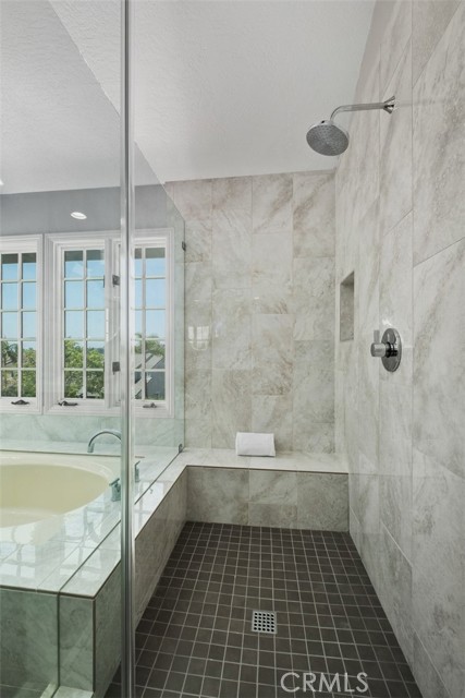 22571 Labrusca, Mission Viejo CA: https://media.crmls.org/medias/ccda630a-2a54-460f-9081-79a154780b99.jpg