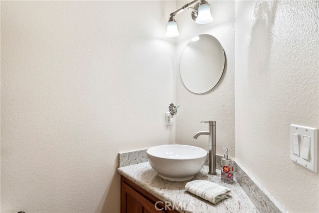 Detail Gallery Image 13 of 35 For 2313 Spring Oak, Running Springs,  CA 92382 - 3 Beds | 2/1 Baths