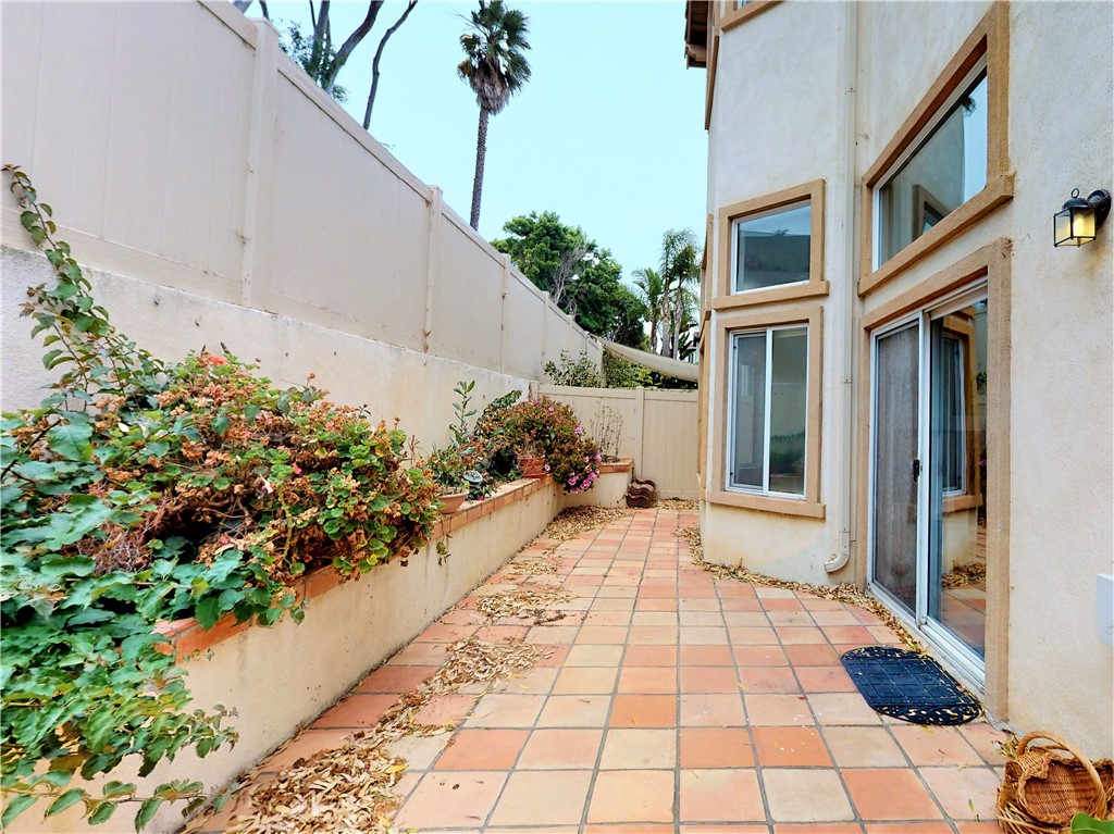 533 Maria Avenue, Redondo Beach, California 90277, 4 Bedrooms Bedrooms, ,2 BathroomsBathrooms,Residential,Sold,Maria,SB23138039