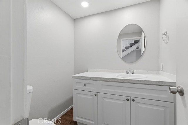 Detail Gallery Image 18 of 36 For 29166 Flowerpark Dr, Canyon Country,  CA 91387 - 3 Beds | 2/1 Baths