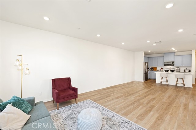 Detail Gallery Image 9 of 32 For 3906 E Coronado Privado, Ontario,  CA 91761 - 3 Beds | 2/1 Baths