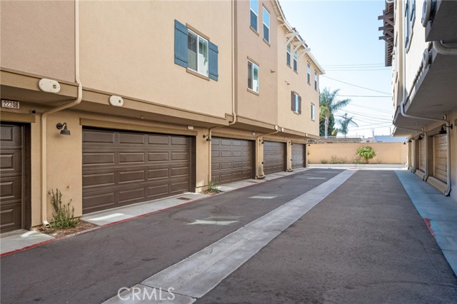 22310 Spanish Oak Court, Torrance CA: https://media.crmls.org/medias/ccdc2b39-6cf2-48d0-9712-9f533de2263c.jpg