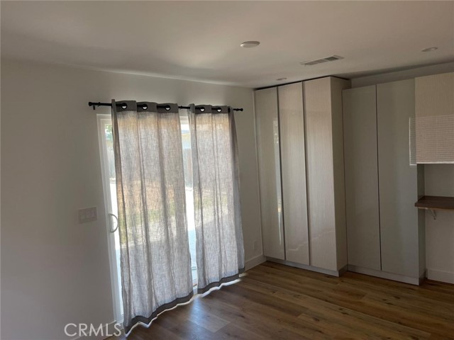 Detail Gallery Image 8 of 17 For 7051 Garden Grove, Reseda,  CA 91335 - 3 Beds | 2 Baths