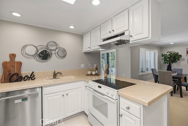 3315 San Amadeo, Laguna Woods CA: https://media.crmls.org/medias/ccde38bf-bf77-4bfa-809a-72f6baf273c0.jpg