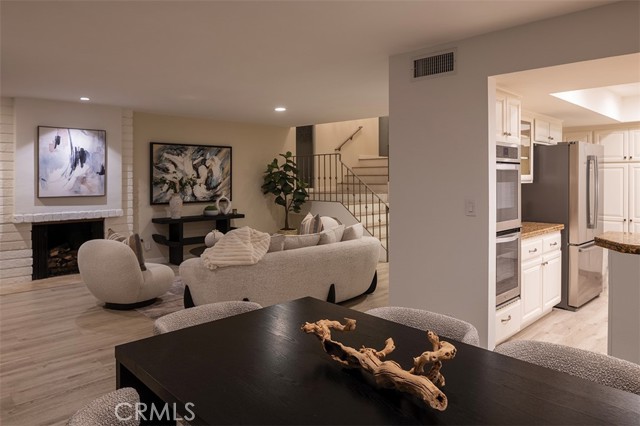 Detail Gallery Image 5 of 28 For 2175 Vista Entrada, Newport Beach,  CA 92660 - 3 Beds | 2/1 Baths