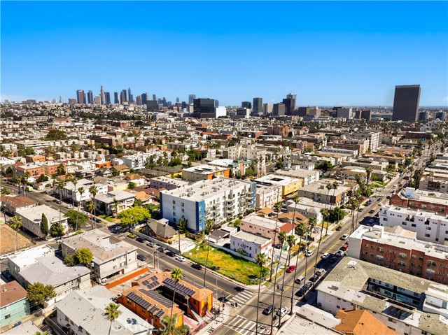 101 S. MARIPOSA AVE, Los Angeles CA: https://media.crmls.org/medias/ccdf0222-fd94-4442-8b2e-f6470836cd81.jpg