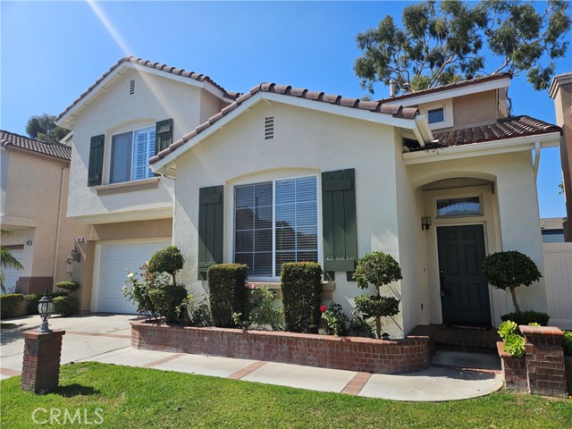 Detail Gallery Image 3 of 10 For 1227 S Goldstone Cir, Anaheim,  CA 92804 - 4 Beds | 2/1 Baths