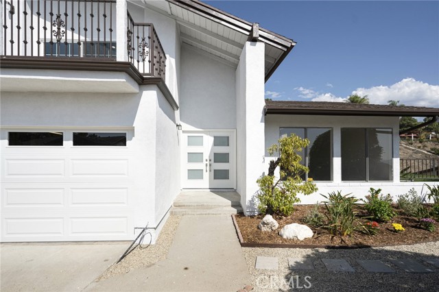 915 WHITEHAVEN photo 2