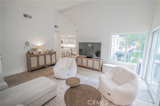 Detail Gallery Image 19 of 26 For 25891 Fenda, Valencia,  CA 91355 - 3 Beds | 2 Baths