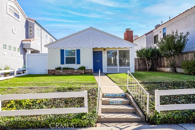 Detail Gallery Image 2 of 29 For 520 12th St, Huntington Beach,  CA 92648 - 2 Beds | 1 Baths