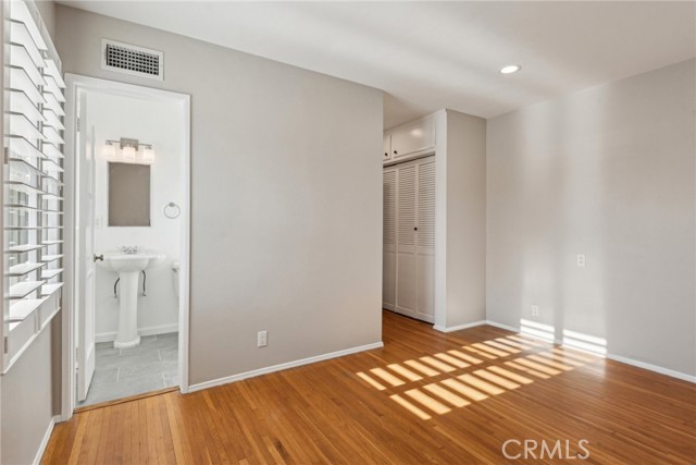 17048 Baltar Street, Lake Balboa CA: https://media.crmls.org/medias/cce14a2a-34cb-4dec-aff9-a4ce43b3c59b.jpg