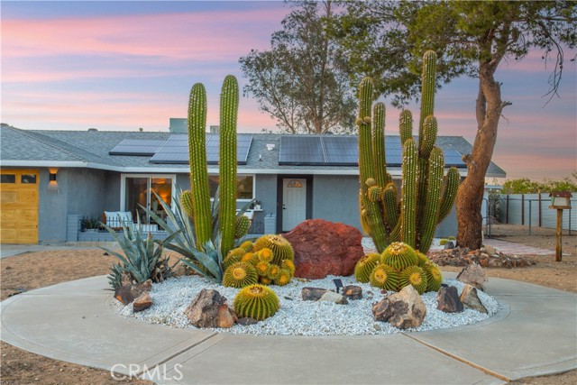 Detail Gallery Image 2 of 54 For 62146 Crestview, Joshua Tree,  CA 92252 - 3 Beds | 2 Baths