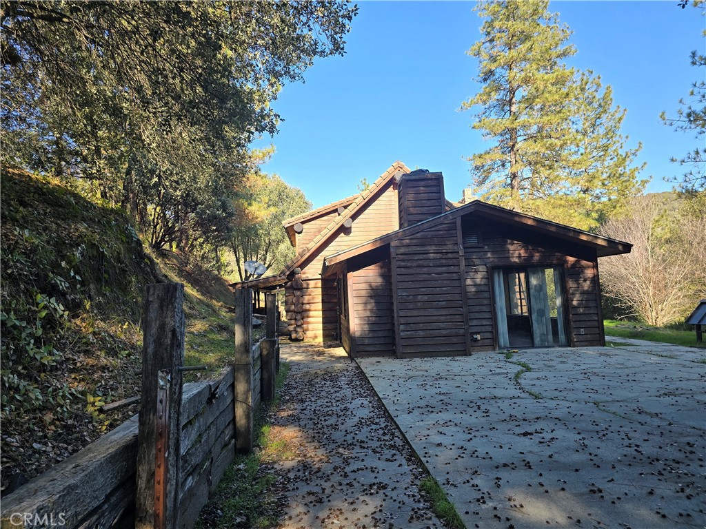 https://media.crmls.org/medias/cce1ecd2-4884-4986-b7b2-e2a9856e19de.jpg?preset=X-Large