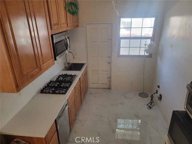Detail Gallery Image 2 of 5 For 125 N Bushnell Ave, Alhambra,  CA 91801 - 1 Beds | 1 Baths