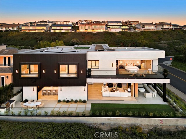 53 Montecito, Corona del Mar CA: https://media.crmls.org/medias/cce1f3b2-bc32-456e-aec8-38a2a3b55a63.jpg
