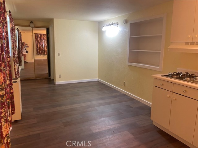 652 Knoll Drive, Crestline CA: https://media.crmls.org/medias/cce2cccb-ca0c-46be-92f8-d8df2a5cc110.jpg