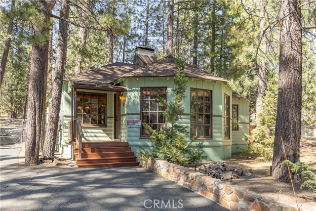 Detail Gallery Image 1 of 1 For 481 Edgemoor Rd, Big Bear Lake,  CA 92315 - 2 Beds | 1 Baths